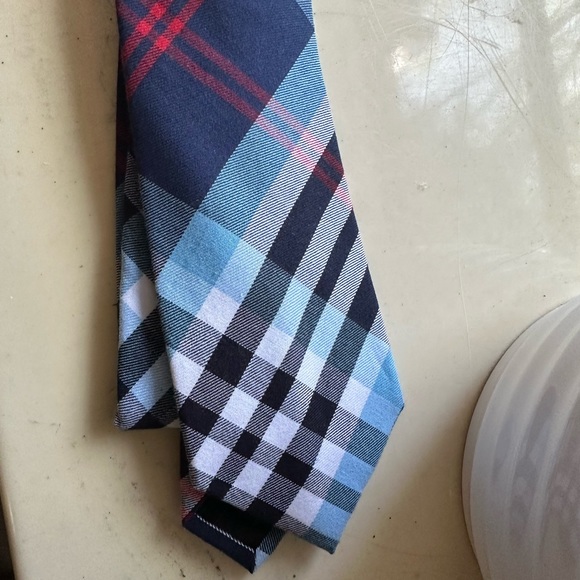 NWT Men’s express tie - Picture 4 of 4